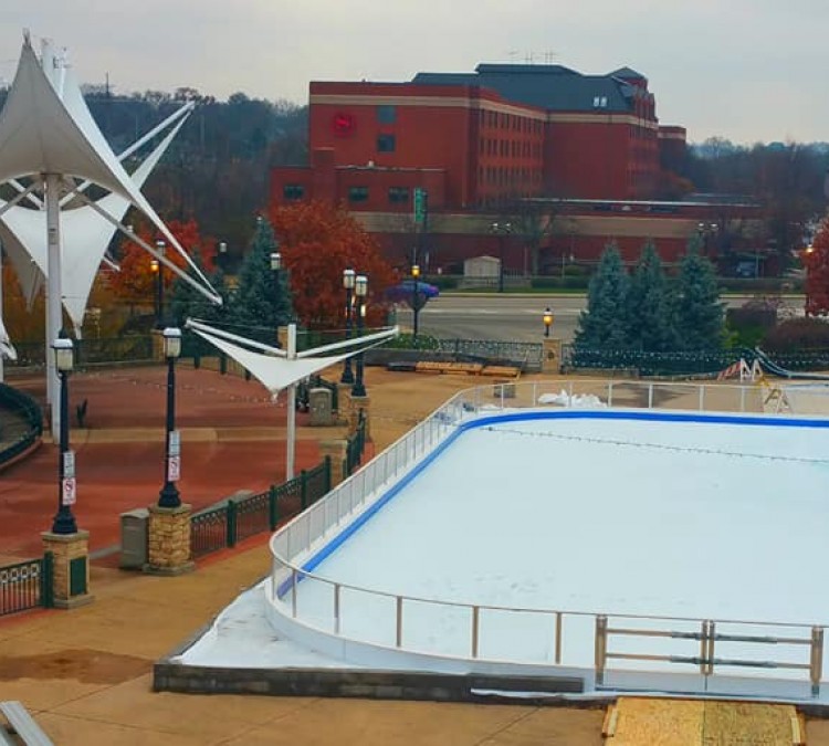 Downtown Cuyahoga Falls Ice Skating Rink (Cuyahoga&nbspFalls,&nbspOH)